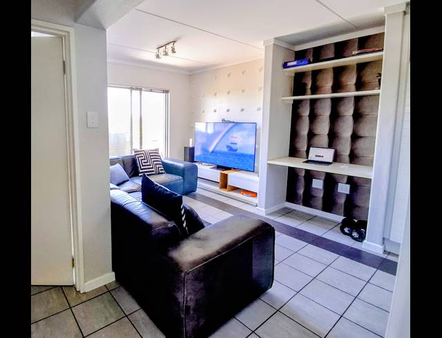 2 BEDROOM APARTMENT FOR SALE IN FOURWAYS